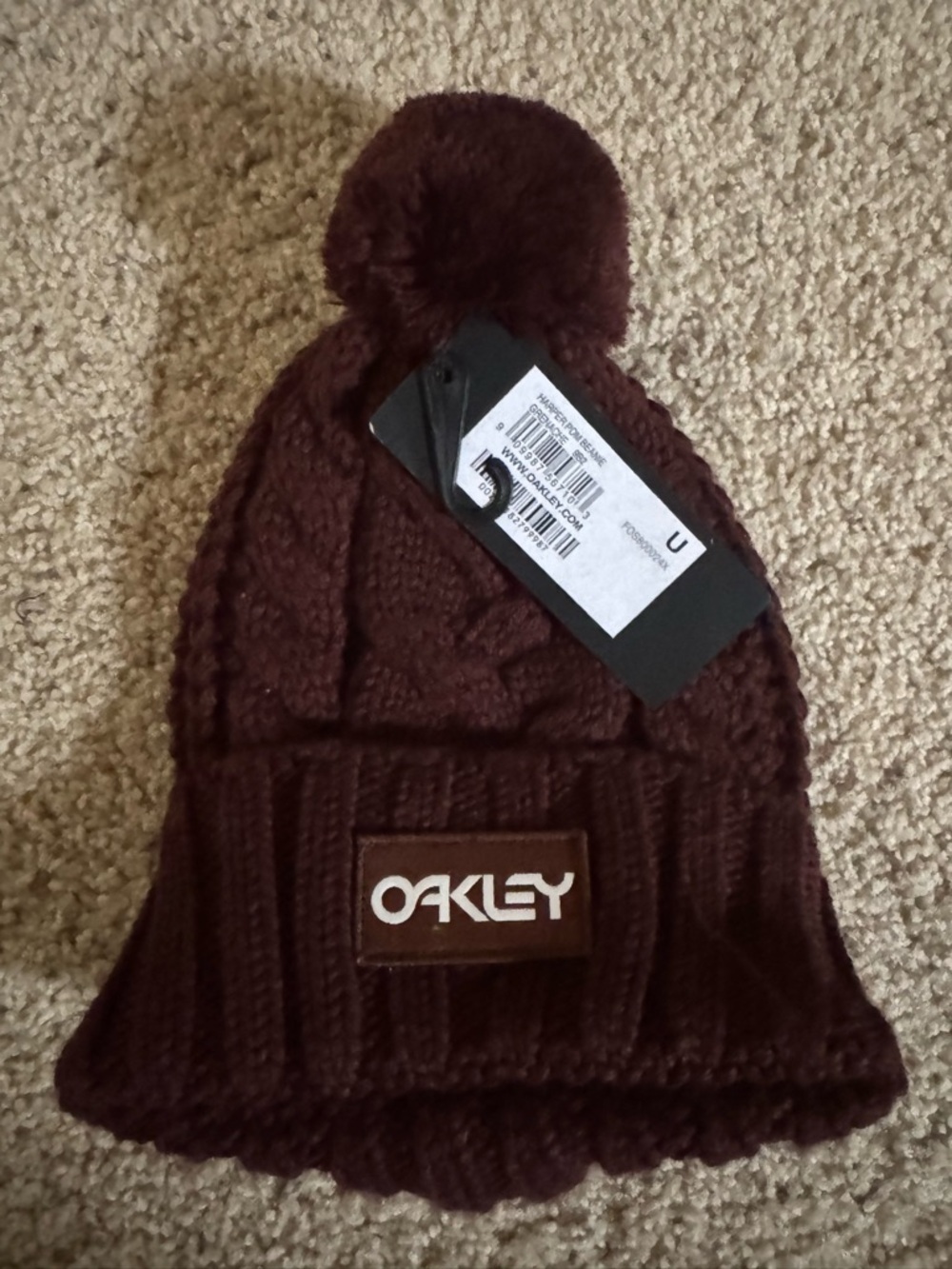 Oakley Harper Pom Beanie official color Grenache